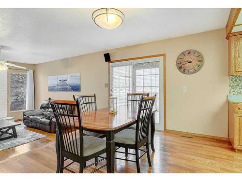 9251 101 Avenue, Sexsmith, AB - Indoor Photo Showing Dining Room