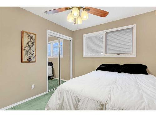 9251 101 Avenue, Sexsmith, AB - Indoor Photo Showing Bedroom