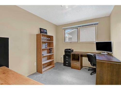 9251 101 Avenue, Sexsmith, AB - Indoor Photo Showing Office