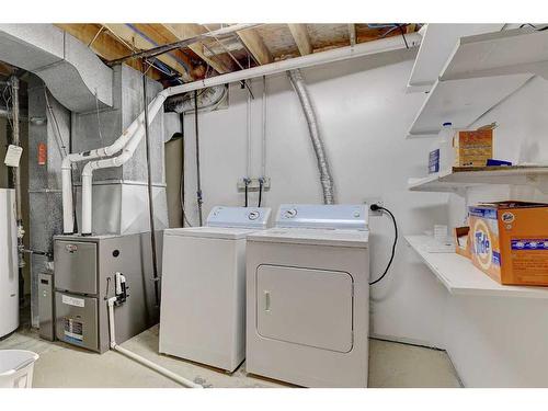 9251 101 Avenue, Sexsmith, AB - Indoor Photo Showing Laundry Room