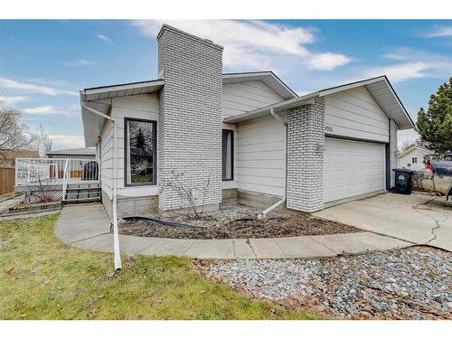 9251 101 Avenue, Sexsmith, AB - Outdoor With Exterior