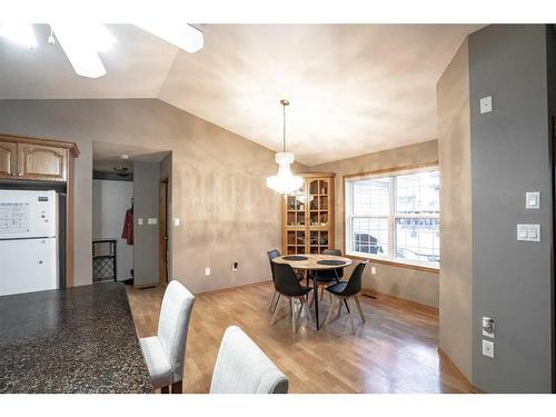 9129 135 Ave, Peace River, AB - Indoor Photo Showing Dining Room