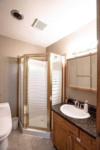 9129 135 Ave, Peace River, AB - Indoor Photo Showing Bathroom