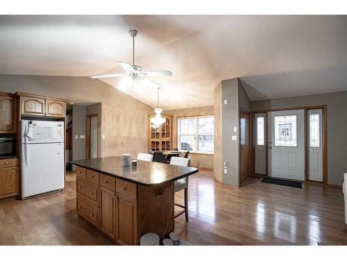 9129 135 Ave, Peace River, AB - Indoor Photo Showing Kitchen