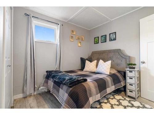 9912 101 Avenue, Sexsmith, AB - Indoor Photo Showing Bedroom