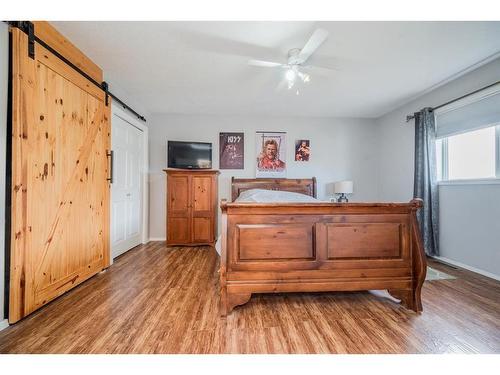 6218 90 Street, Grande Prairie, AB - Indoor Photo Showing Bedroom