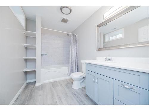 6218 90 Street, Grande Prairie, AB - Indoor Photo Showing Bathroom