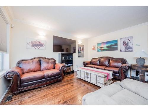 6218 90 Street, Grande Prairie, AB - Indoor Photo Showing Living Room