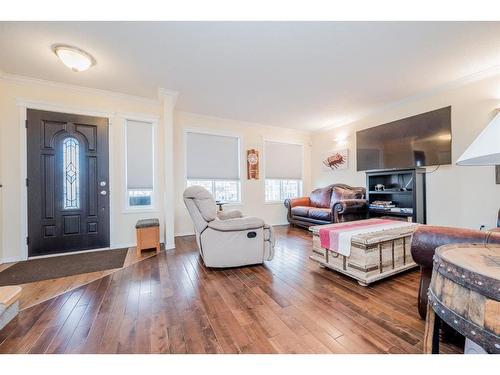 6218 90 Street, Grande Prairie, AB - Indoor Photo Showing Living Room