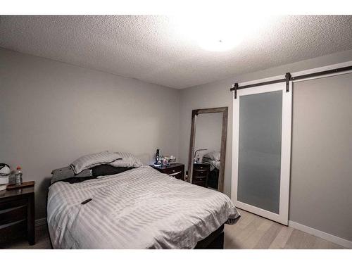 8221 102 Ave, Peace River, AB - Indoor Photo Showing Bedroom