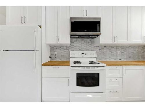 11713 95 Street, Grande Prairie, AB - Indoor Photo Showing Kitchen