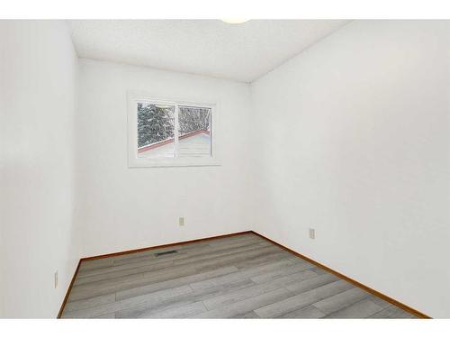 11713 95 Street, Grande Prairie, AB - Indoor Photo Showing Other Room