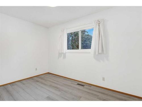 11713 95 Street, Grande Prairie, AB - Indoor Photo Showing Other Room