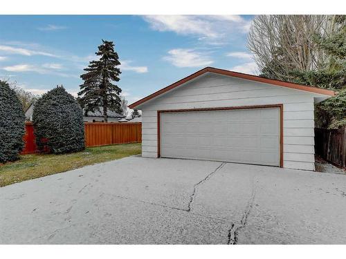 11713 95 Street, Grande Prairie, AB - Outdoor