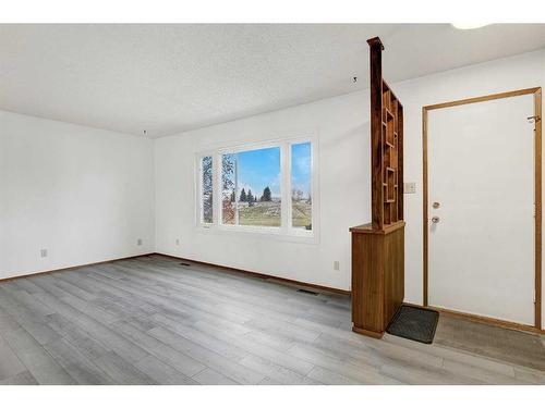 11713 95 Street, Grande Prairie, AB - Indoor Photo Showing Other Room