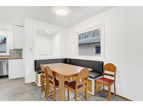 11713 95 Street, Grande Prairie, AB - Indoor Photo Showing Dining Room