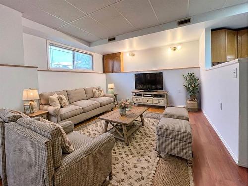 10361 Kateri Drive, Grande Prairie, AB - Indoor Photo Showing Living Room