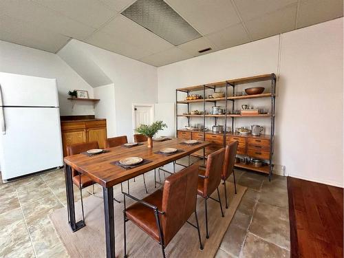 10361 Kateri Drive, Grande Prairie, AB - Indoor Photo Showing Dining Room