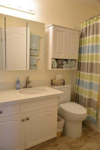 6306 99 Street, Grande Prairie, AB - Indoor Photo Showing Bathroom