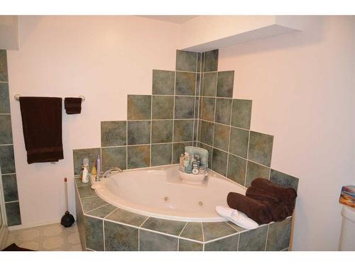 6306 99 Street, Grande Prairie, AB - Indoor Photo Showing Bathroom