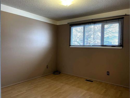 11828 104 Avenue, Fairview, AB - Indoor Photo Showing Other Room