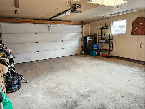 12401 97B Street, Grande Prairie, AB - Indoor Photo Showing Garage