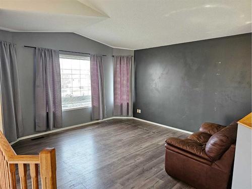 12401 97B Street, Grande Prairie, AB - Indoor Photo Showing Other Room