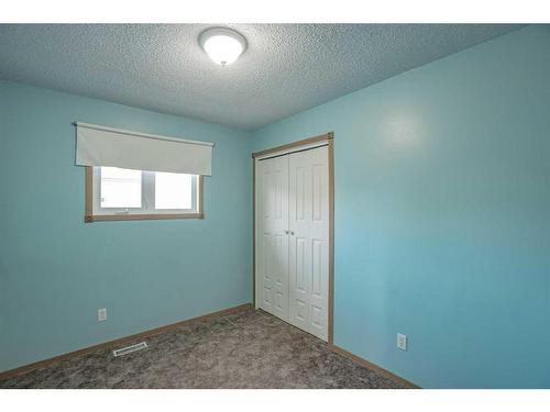 8325 101 Avenue, Peace River, AB - Indoor Photo Showing Other Room