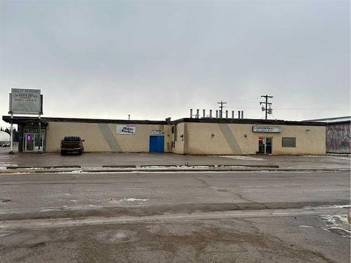 9813 100 Avenue, High Level, AB 