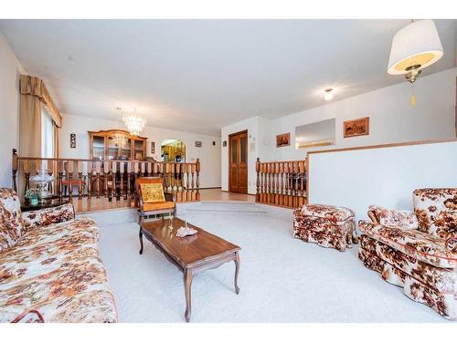 10224 Michaelis Boulevard, Grande Prairie, AB - Indoor Photo Showing Living Room