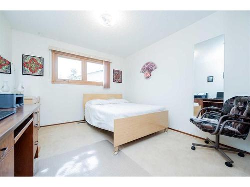 10224 Michaelis Boulevard, Grande Prairie, AB - Indoor Photo Showing Bedroom