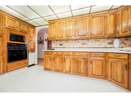 10224 Michaelis Boulevard, Grande Prairie, AB - Indoor Photo Showing Kitchen