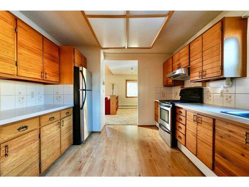 5401 52 Street, Berwyn, AB - Indoor Photo Showing Kitchen