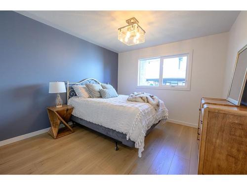 13505 92 Street, Peace River, AB - Indoor Photo Showing Bedroom