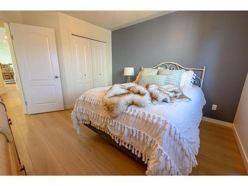 13505 92 Street, Peace River, AB - Indoor Photo Showing Bedroom