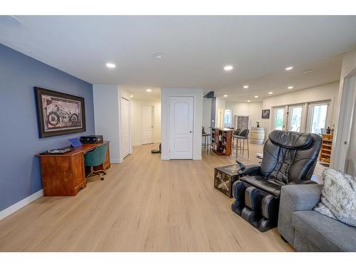 13505 92 Street, Peace River, AB - Indoor Photo Showing Living Room