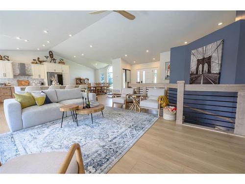 13505 92 Street, Peace River, AB - Indoor Photo Showing Living Room