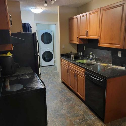 102-9005 99 Street, Peace River, AB - Indoor Photo Showing Kitchen