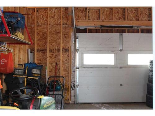 409 2Nd Street Ne, Manning, AB - Indoor Photo Showing Garage