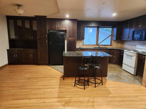 5517  47 High Prairie Street North, High Prairie, AB - Indoor Photo Showing Kitchen