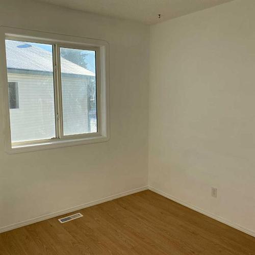 11310 92A Street, Grande Prairie, AB - Indoor Photo Showing Other Room