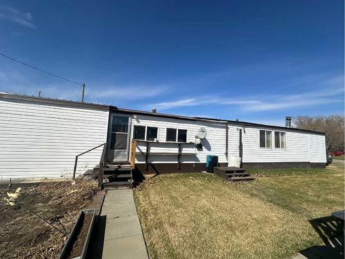 5107, 5113, 5117 51 Avenue, Berwyn, AB - Outdoor