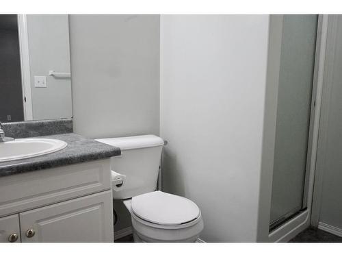 8945 64 Avenue, Grande Prairie, AB - Indoor Photo Showing Bathroom