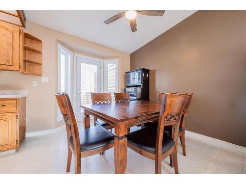 9662 65 Avenue, Grande Prairie, AB - Indoor Photo Showing Dining Room