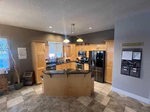 7 Chinook, High Level, AB - Indoor Photo Showing Kitchen