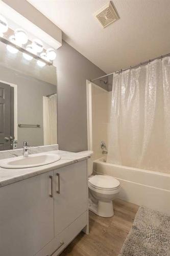 9701 67 Avenue, Grande Prairie, AB - Indoor Photo Showing Bathroom