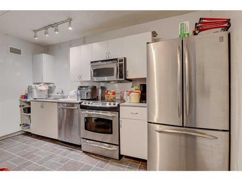 13-71204 Range Road 55, Grande Prairie, AB - Indoor Photo Showing Kitchen