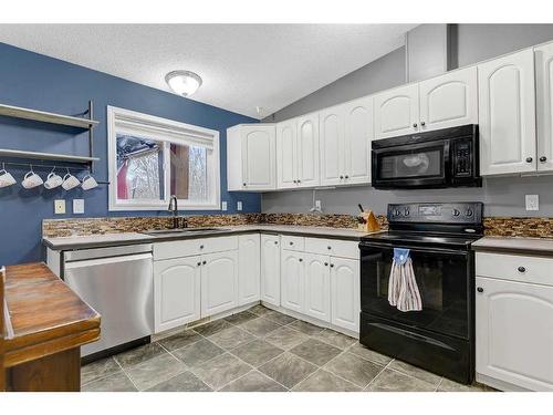 13-71204 Range Road 55, Grande Prairie, AB - Indoor Photo Showing Kitchen