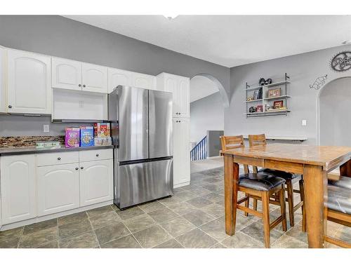 13-71204 Range Road 55, Grande Prairie, AB - Indoor Photo Showing Kitchen