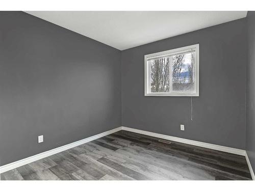 18 Pinnacle Avenue, Grande Prairie, AB - Indoor Photo Showing Other Room